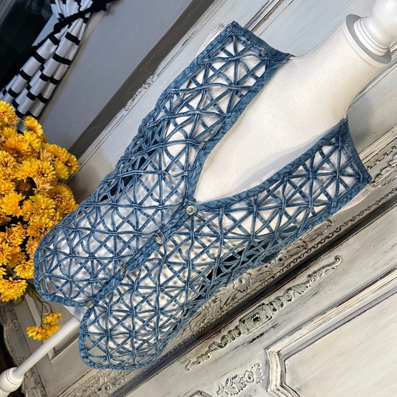 Vintage Shaver Lake Unique Blue Denim Vest with Intricate Cutouts - Picture 3 of 9